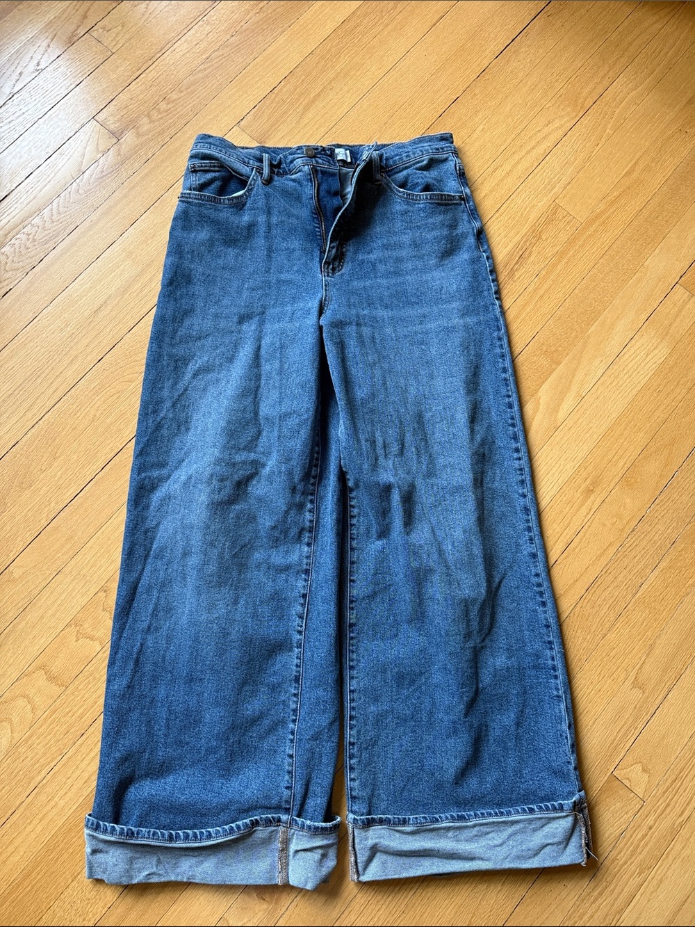 Jessica Simpson High-Rise Wide-Leg Jeans in Medium Blue Wash